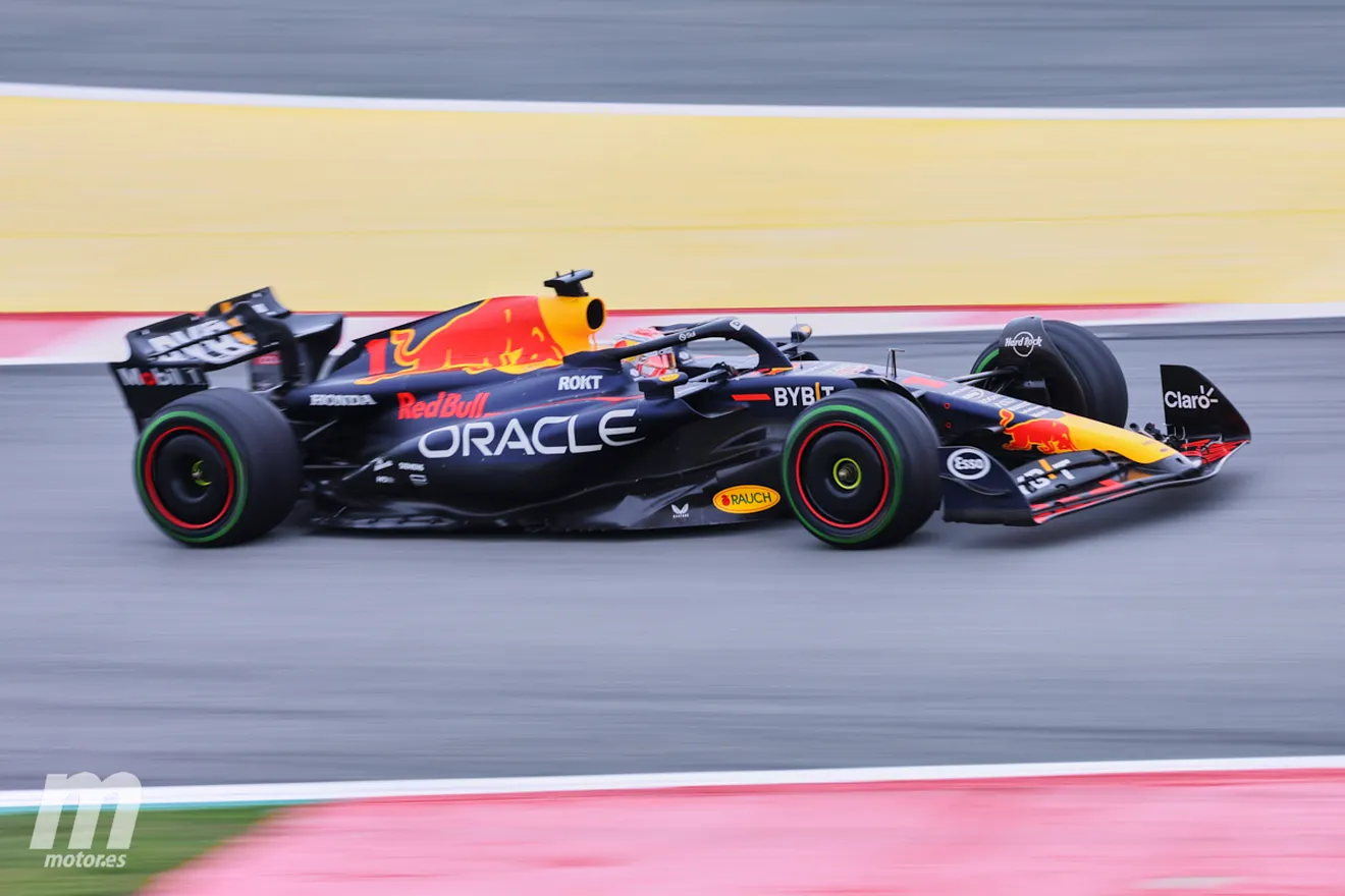 Max Verstappen lidera unos libres pasados por agua; Carlos Sainz y Fernando Alonso cierran el top 5