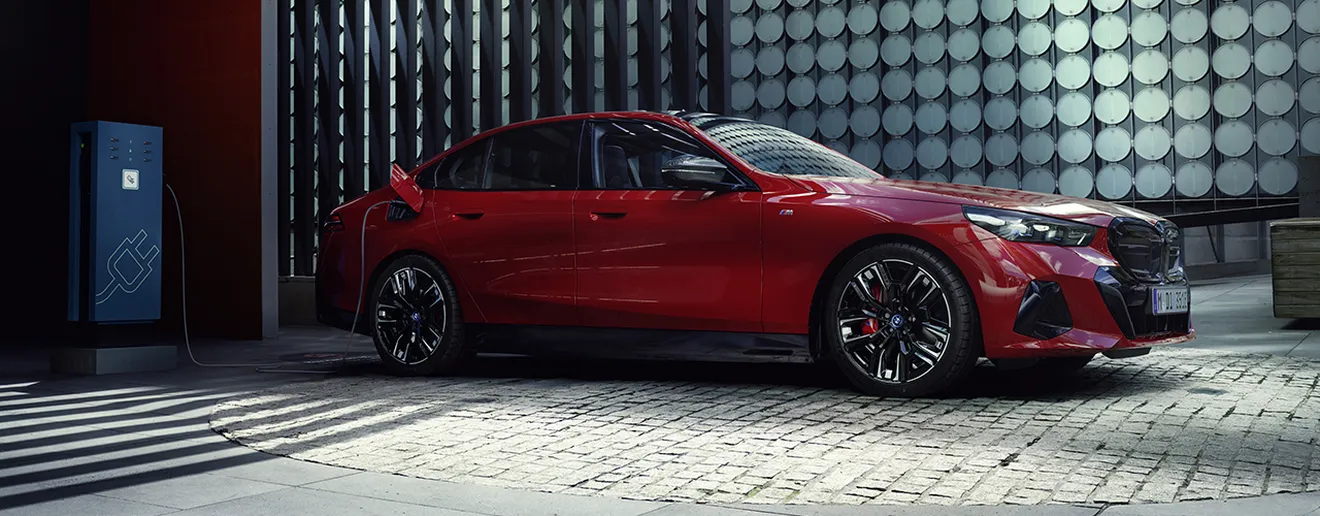 Así es el BMW i5 por dentro y por fuera, sorprende por su innovación (con vídeo)