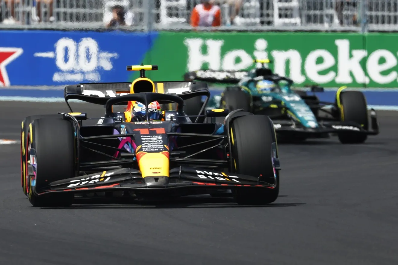 Flavio Briatore tiene la «esperanza» de que Aston Martin compita con Red Bull en el GP de Austria