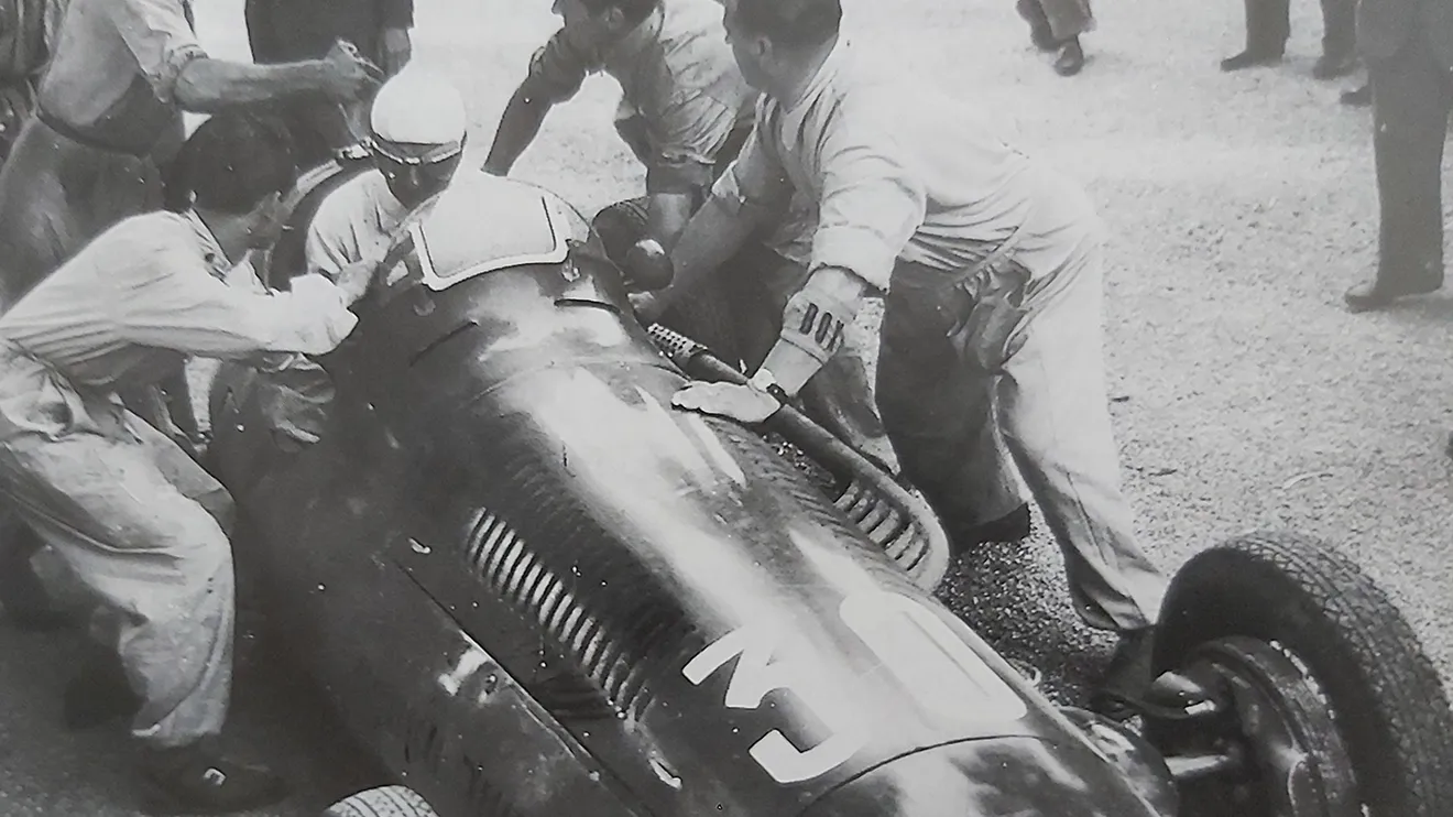Villoresi en los boxes del GP de San Remo de 1948