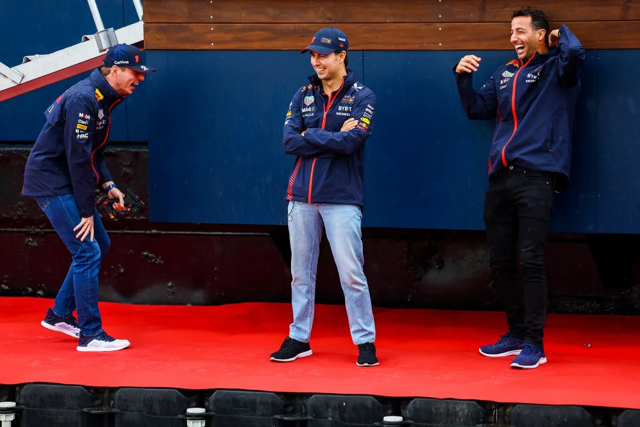 Helmut Marko lanza un ultimátum a Checo Pérez y admite que Daniel Ricciardo podría sustituirle en Red Bull