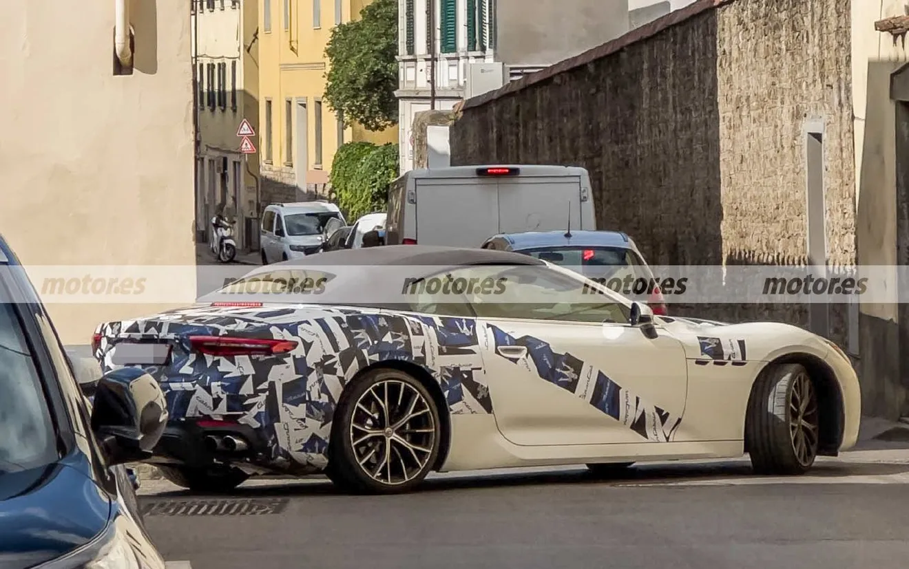 El nuevo Maserati GranCabrio es sorprendido merodeando por las estrechas calles italianas, el nuevo descapotable se acerca