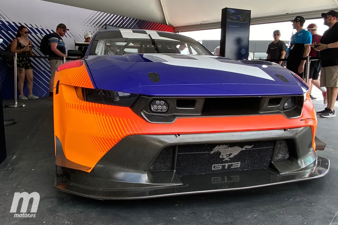 El nuevo Ford Mustang GT3 se deja ver en el 'Village' de las 24 Horas de Le Mans