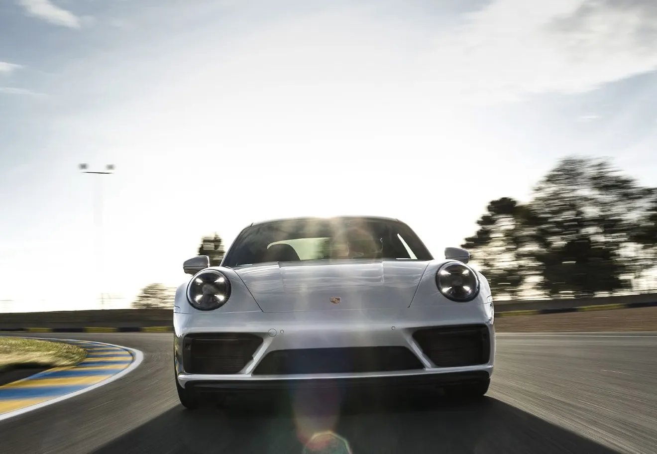El Porsche 911 GTS rinde un homenaje muy especial al siglo recién cumplido por las 24 Horas de Le Mans