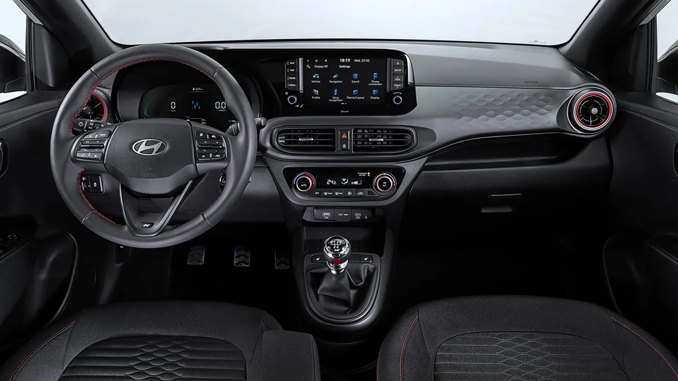 Hyundai i10 2023 - interior