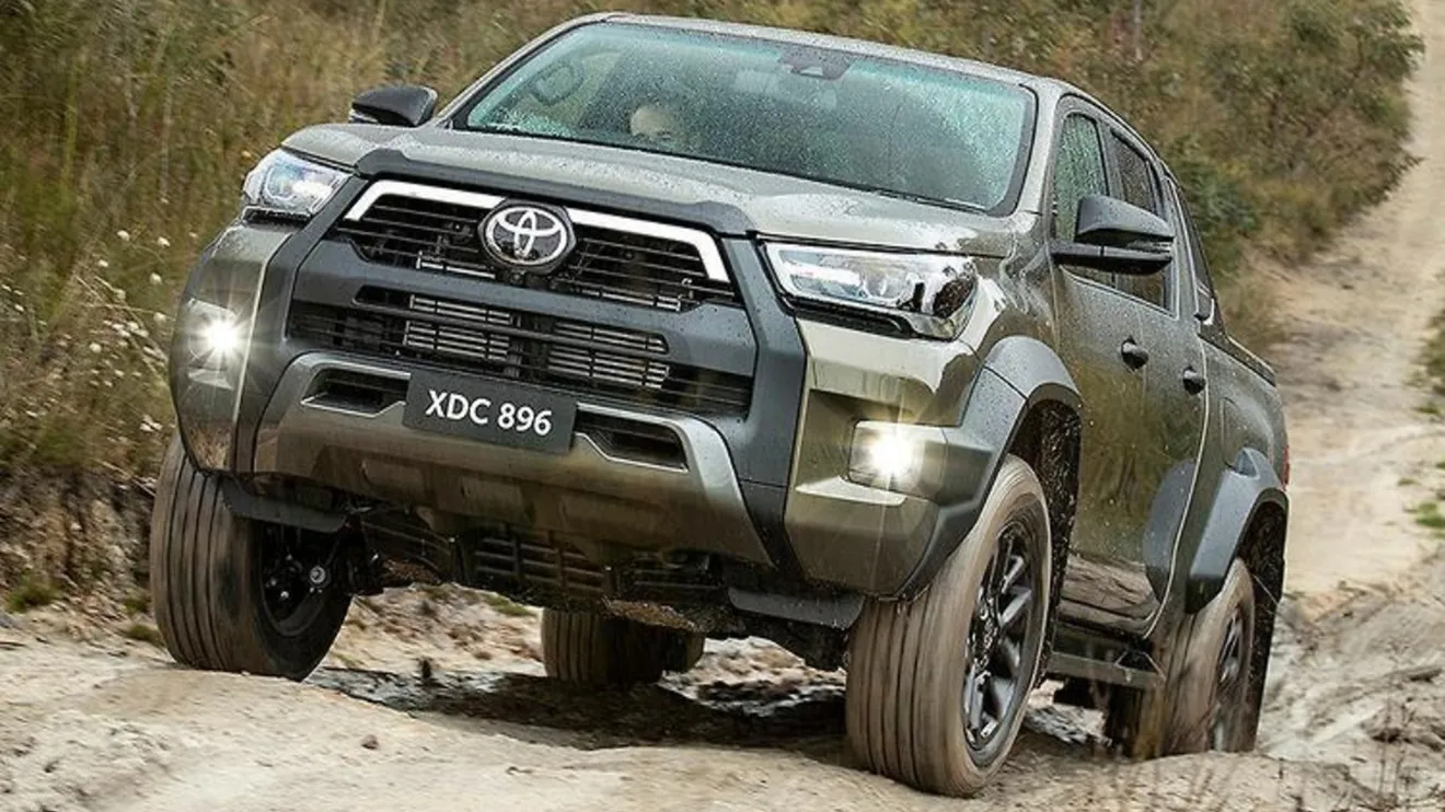 Toyota anuncia la electrificación del pick-up Hilux con tecnología híbrida ligera