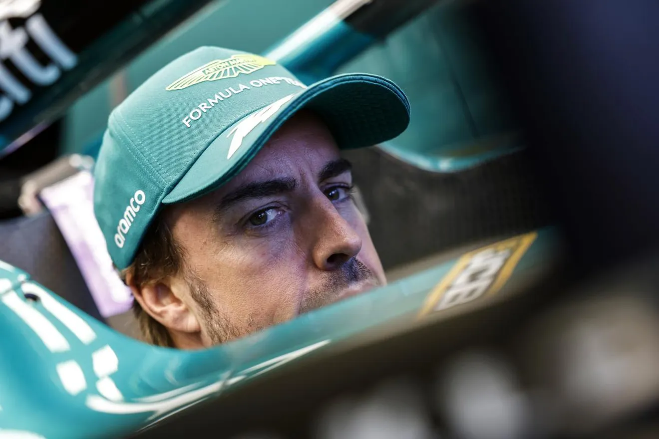 Aston Martin presume de nueva factoría, pero Fernando Alonso avisa: «Necesitaremos un par de años»