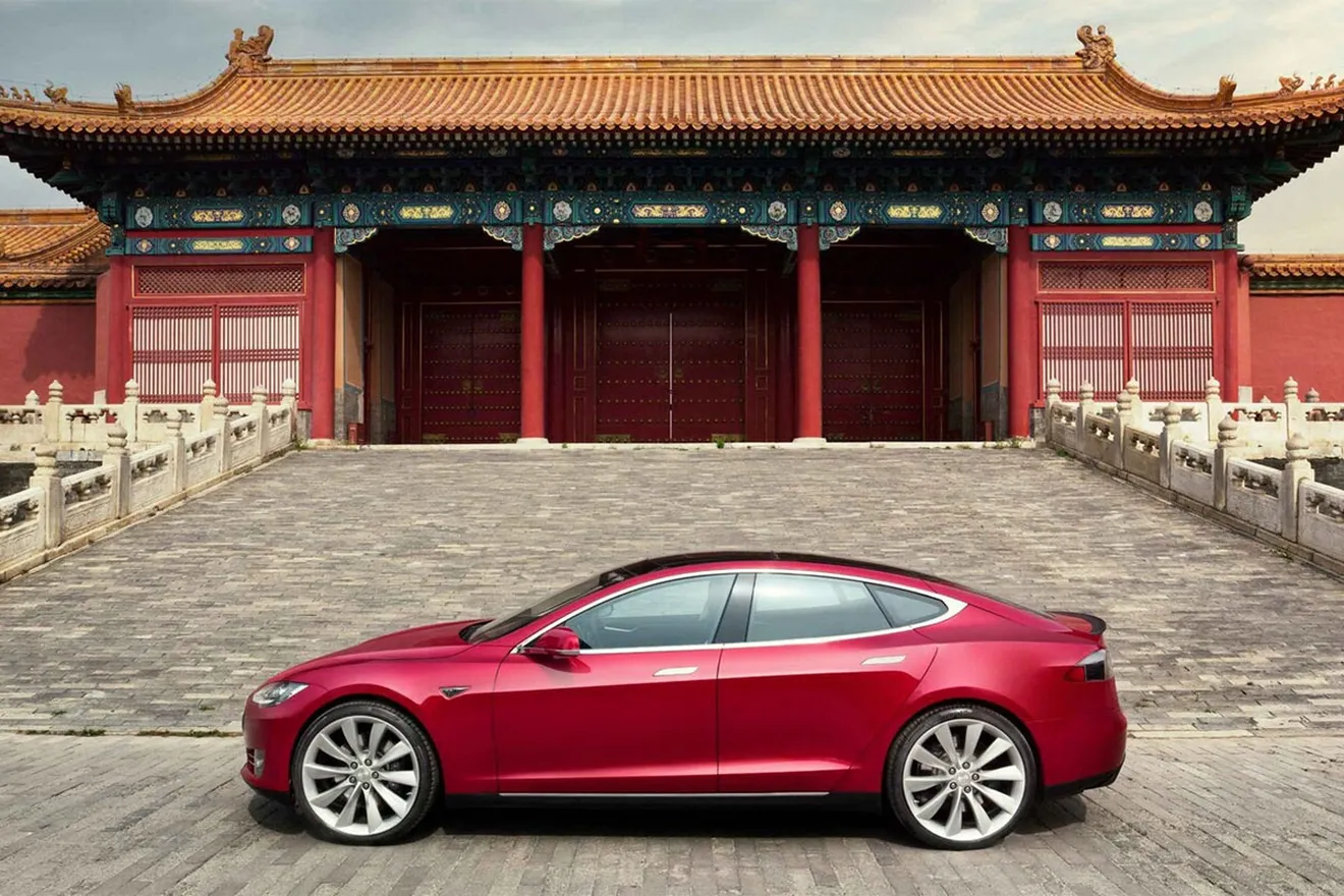 China vuelve a prohibir la circulación de coches Tesla en zonas específicas, ¿por qué motivo?