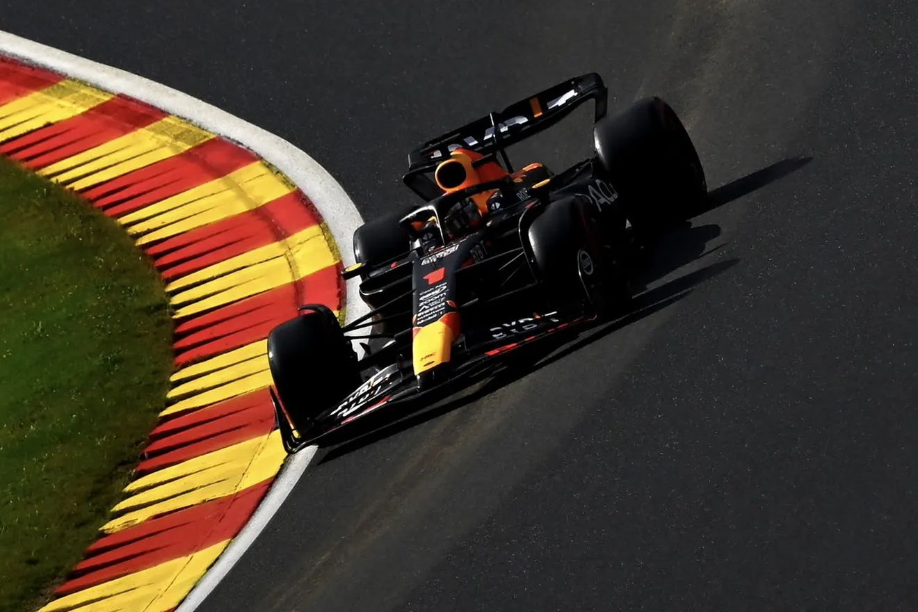 Max Verstappen logra la pole, pero penaliza el domingo; Carlos Sainz y Fernando Alonso se quedan fuera del top 3