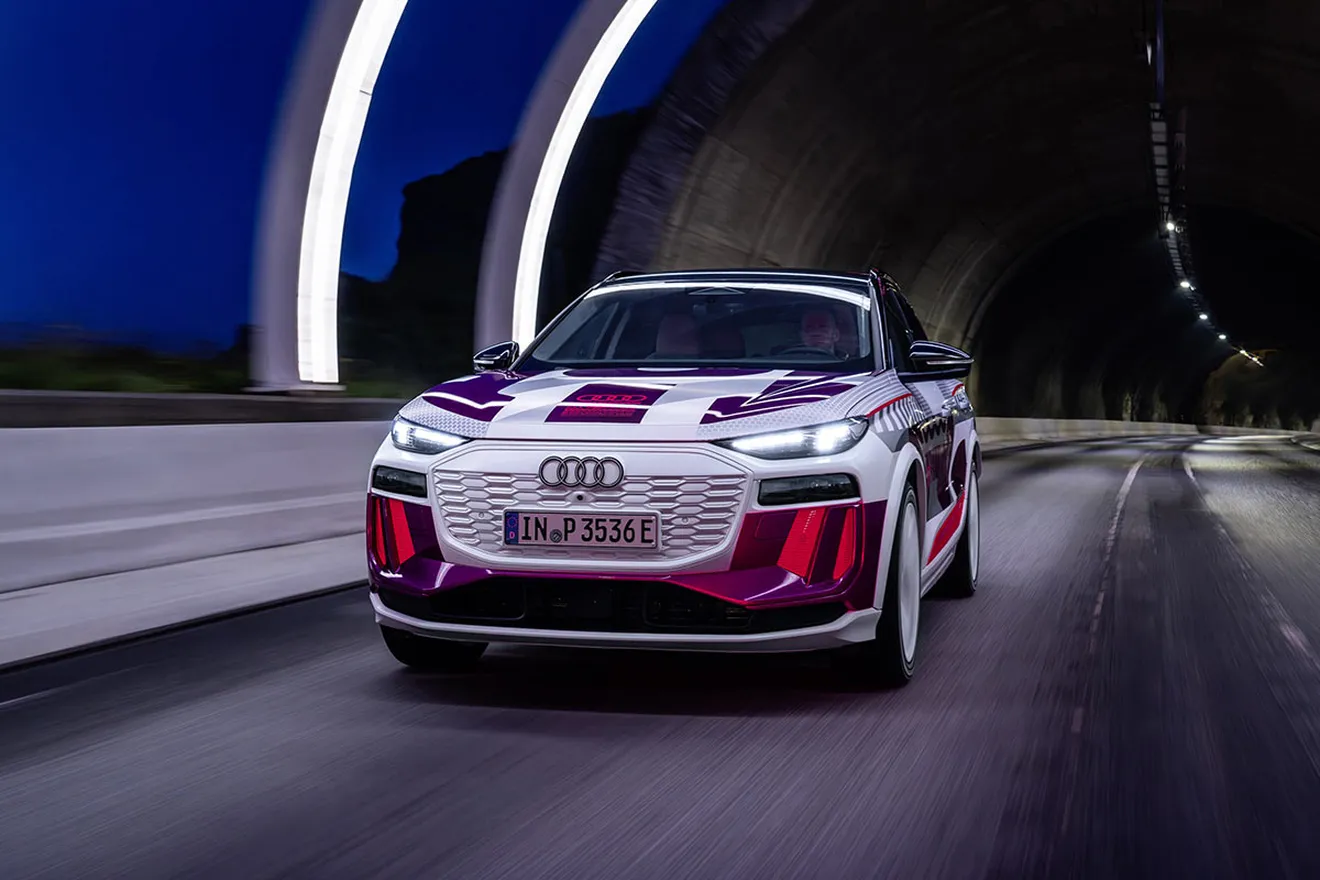 El Audi Q6 e-tron estrena fotos oficiales y una tecnología de iluminación digital personalizada de otro nivel
