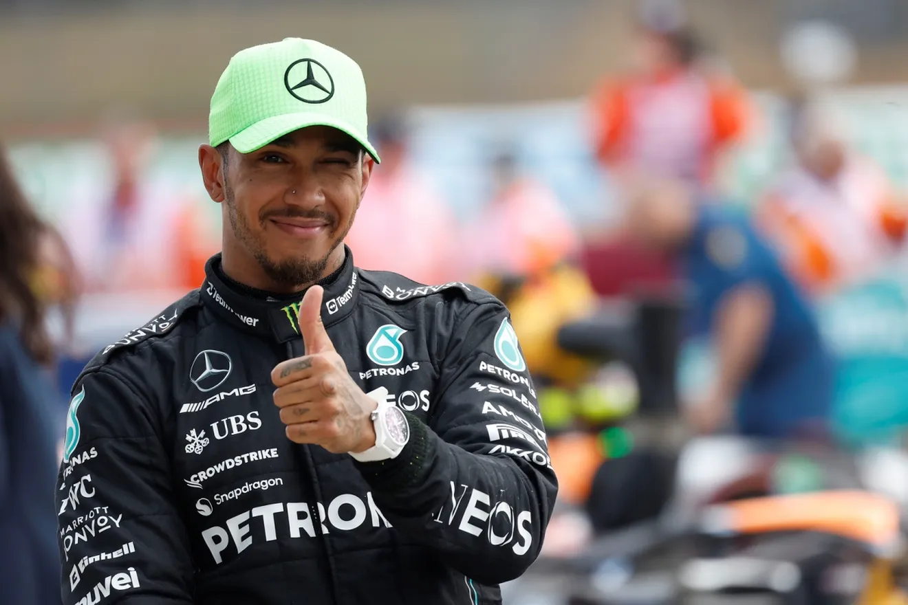A Lewis Hamilton le gusta lo que Mercedes le ha mostrado de 2024 pero, ¿qué pasa con su renovación?