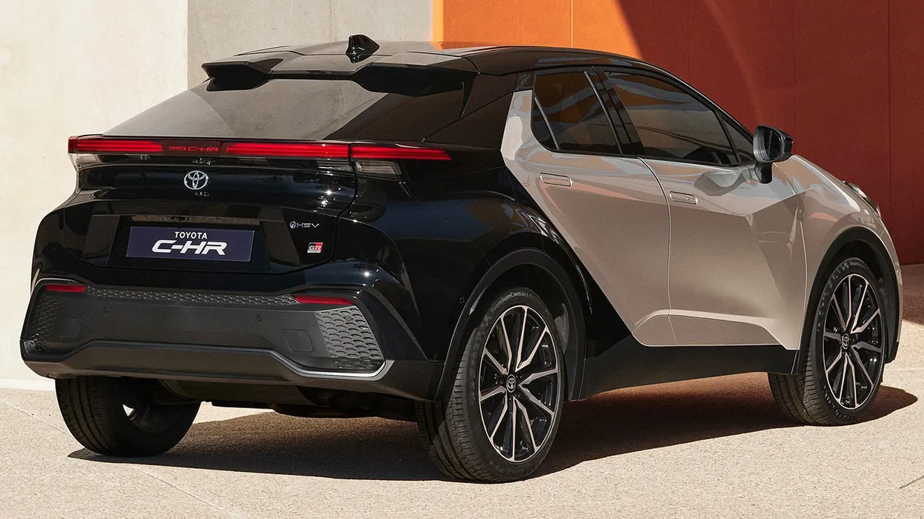 Toyota C-HR 2024 - posterior