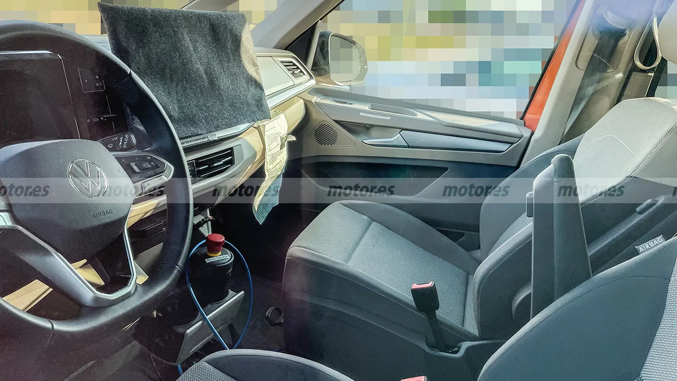 Volkswagen Multivan 2025 - foto espía interior