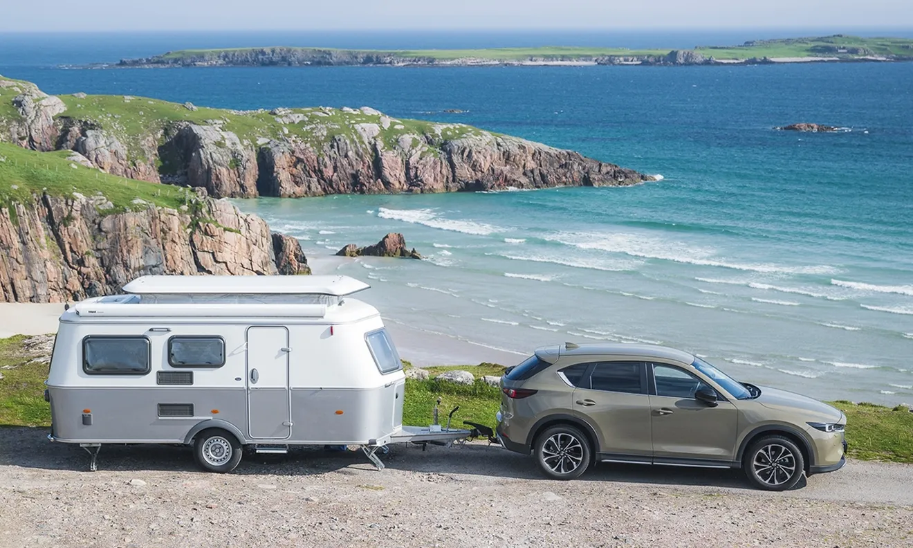 Hymer propone vivir el estilo Camper con las caravanas de Eriba Touring presumiendo de diseño retro y color 