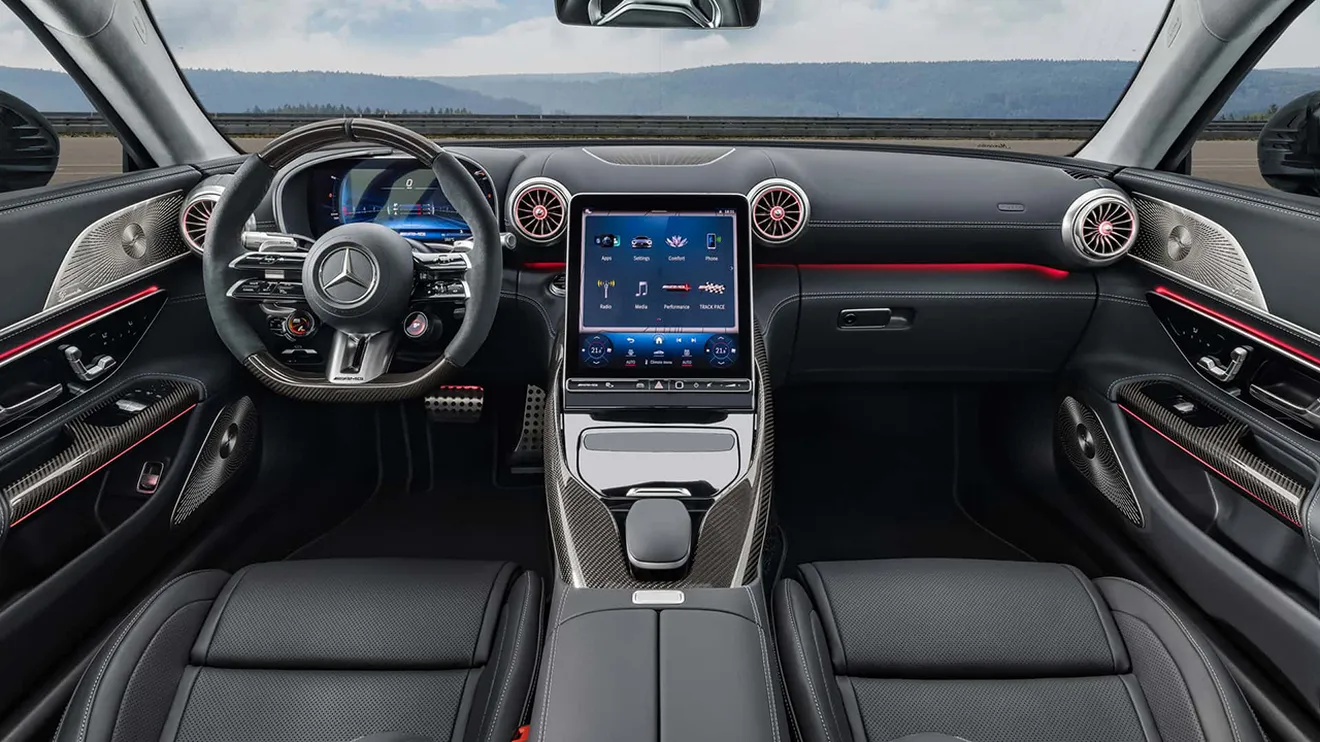 Mercedes-AMG GT 2024 - interior