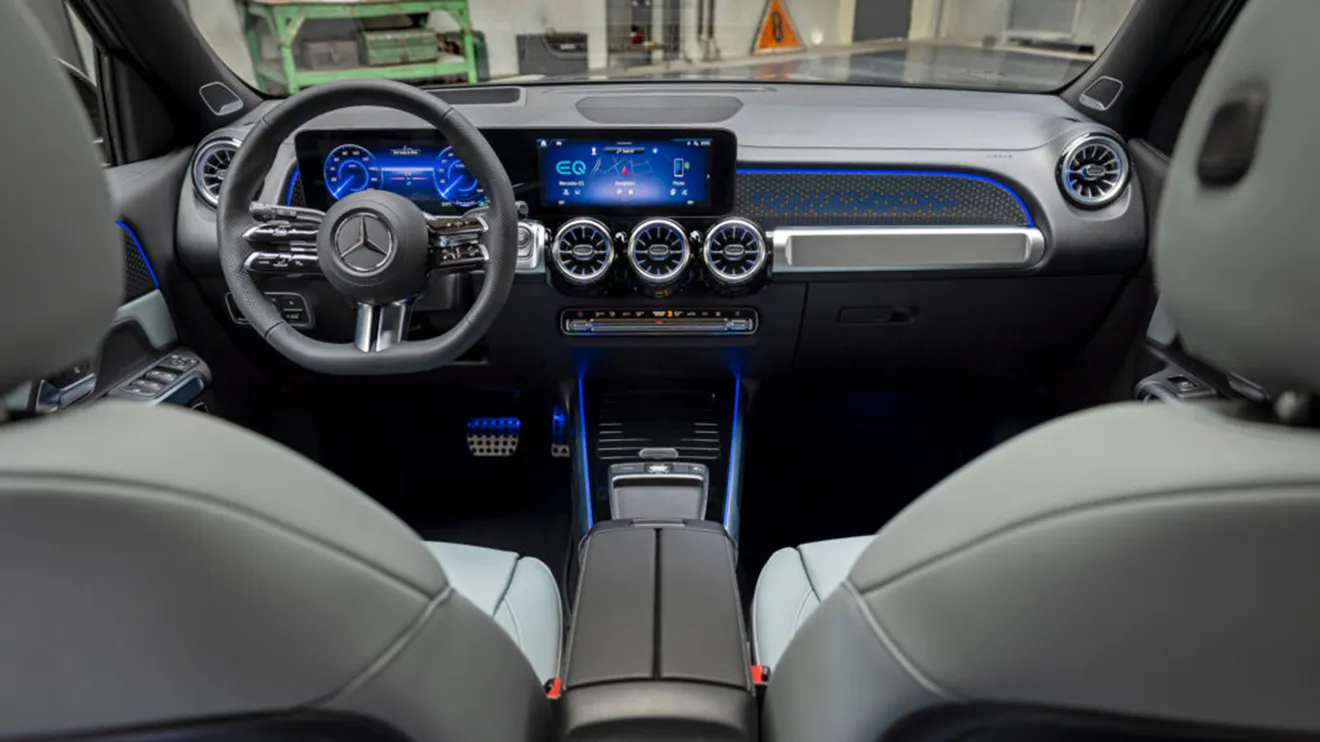 Mercedes EQB 2024 - interior