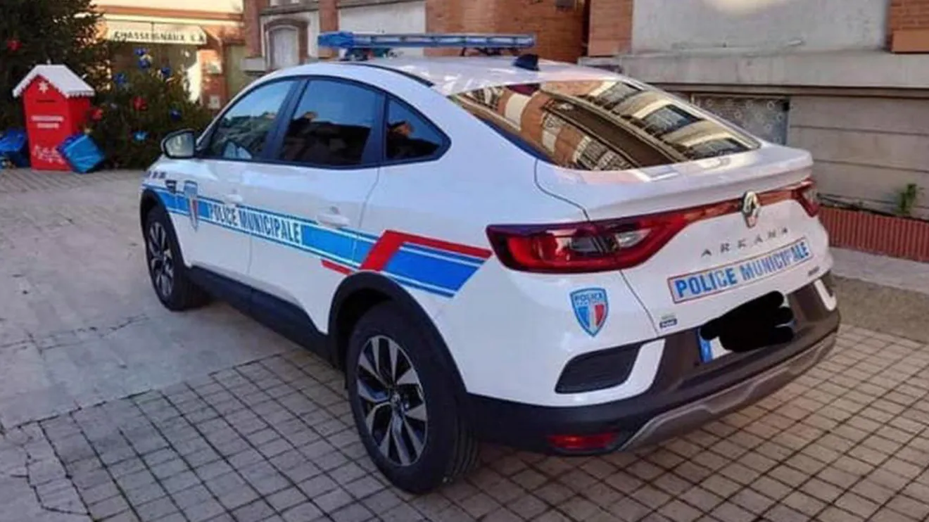 Renault Arkana - coche de policía municipal