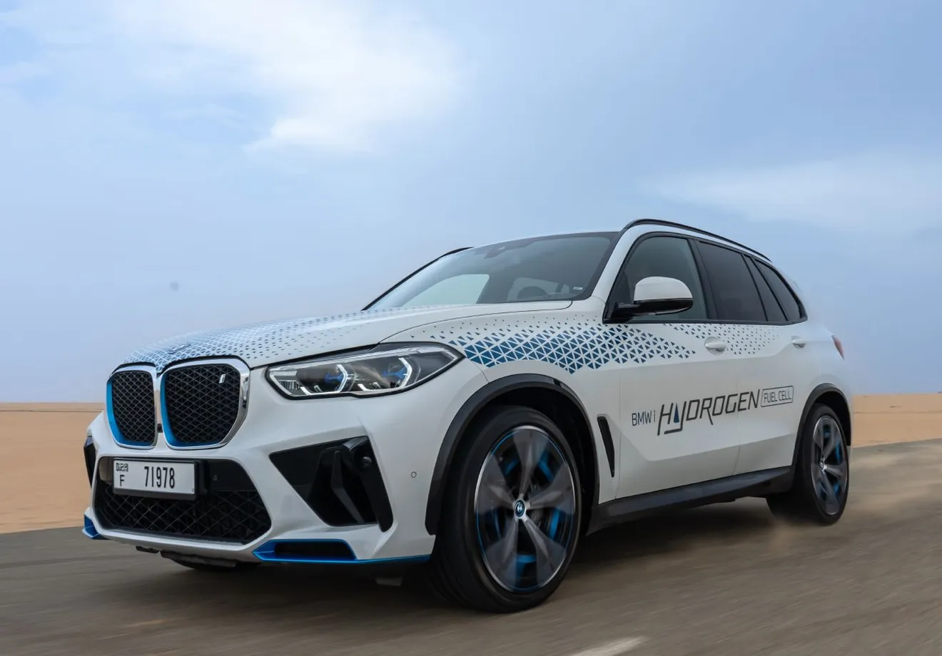 Los prototipos del BMW X5 de hidrógeno superan una nueva serie de pruebas, esta vez en las extremas condiciones de Dubai