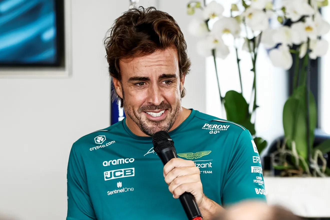 Fernando Alonso sigue pensando en 'La 33'. Y manda un aviso a Verstappen (o a quien se interponga)