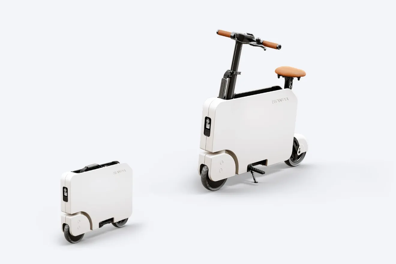 Honda Motocompacto, el revolucionario scooter eléctrico que se transforma en maleta y cuesta menos de 1.000 euros