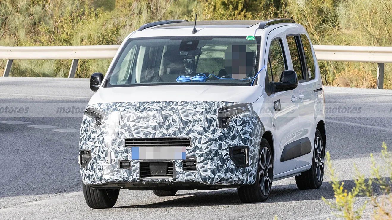 El nuevo Opel Combo-e Life 2024 pierde camuflaje, la furgoneta eléctrica será renovada con un importante «facelift»