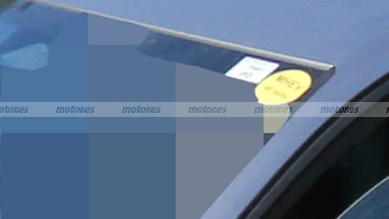 Peugeot 308 Hybrid - foto espía