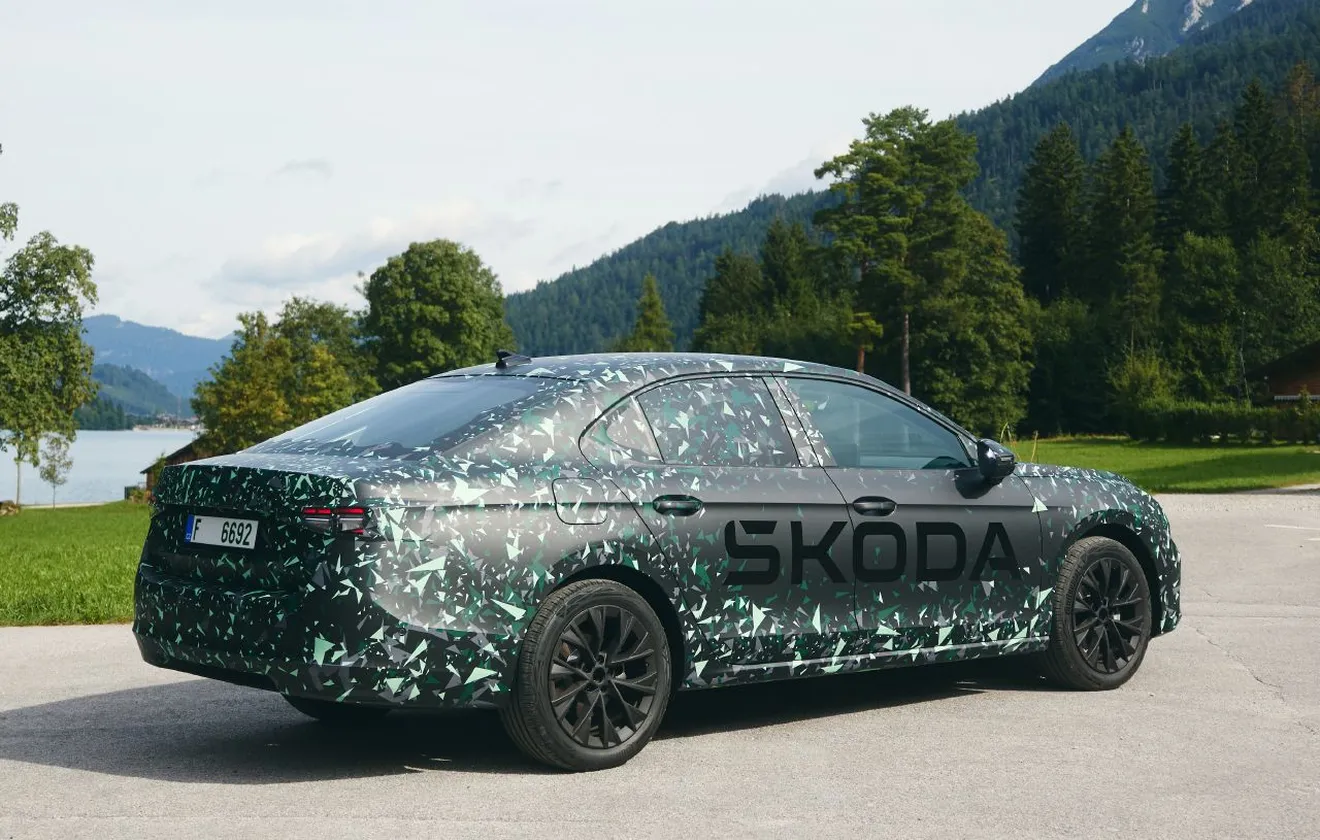 Teaser Skoda Superb 2024