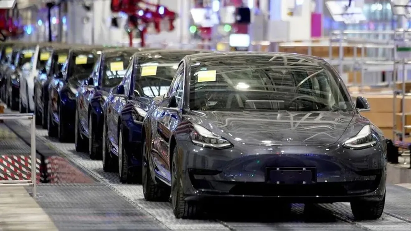 La UE investigará los coches eléctricos exportados no solo por las marcas chinas, también los de Tesla, BMW, Renault…