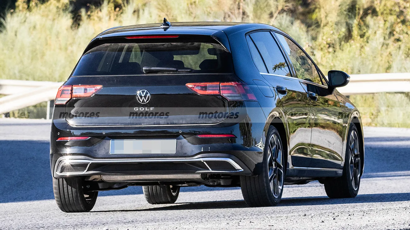 Foto espía Volkswagen Golf Facelift 2024