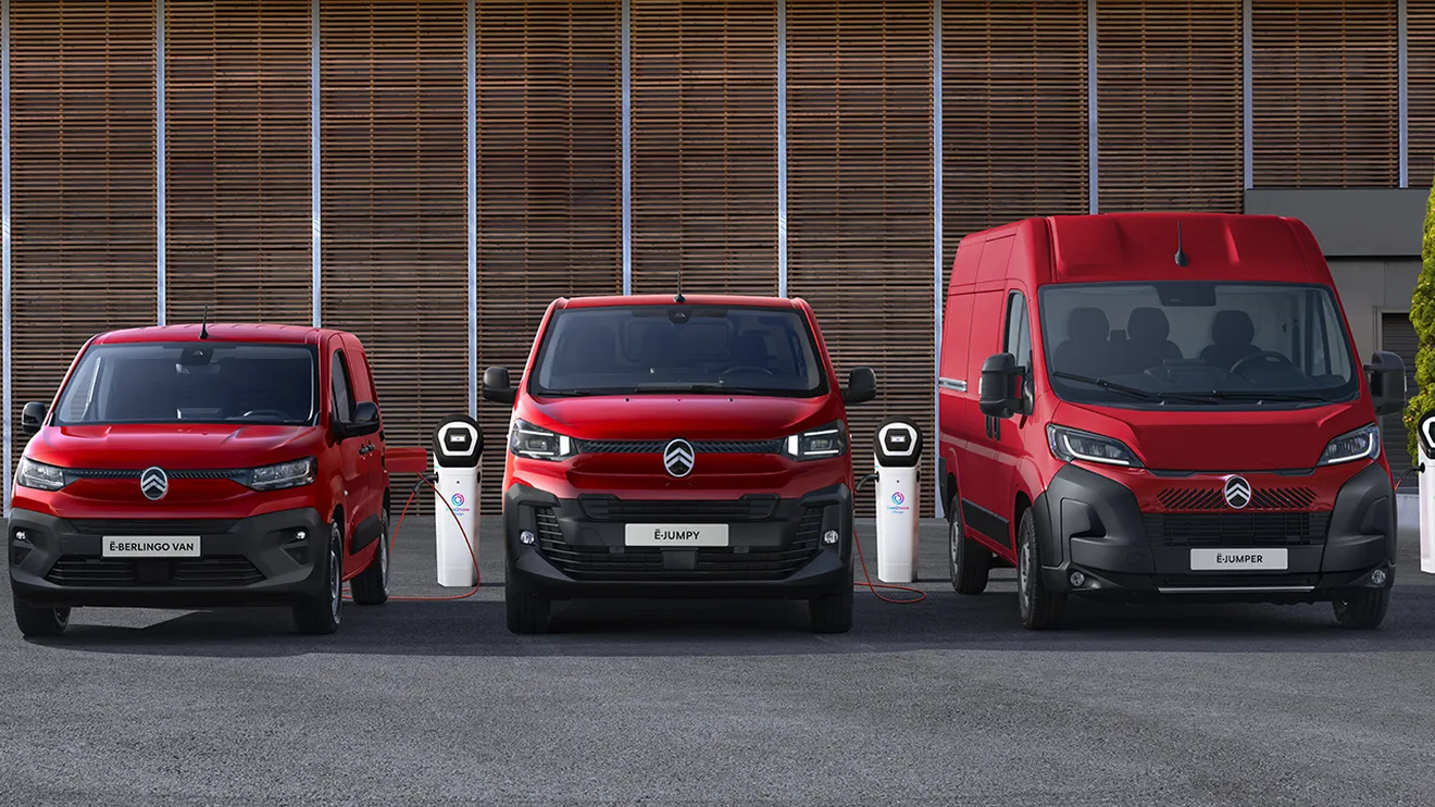 Citroën Berlingo Van 2024 junto a los nuevos Jumpy y Jumper