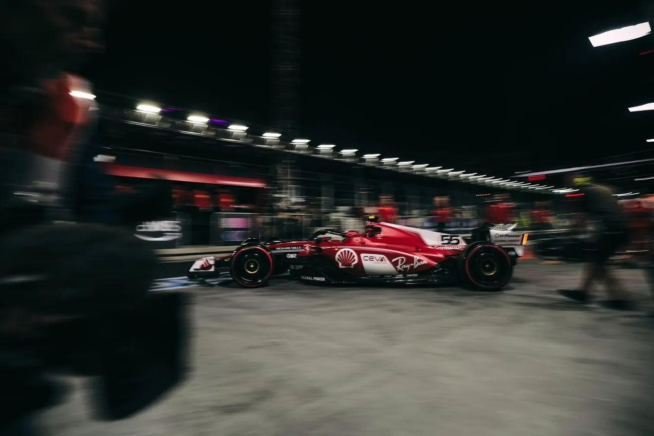 El desastre de Las Vegas destruye el fin de semana de Carlos Sainz, la FIA sancionará al de Ferrari