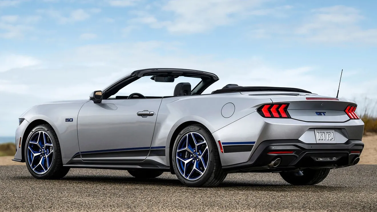 Ford Mustang GT California Special Convertible 2024 - posterior