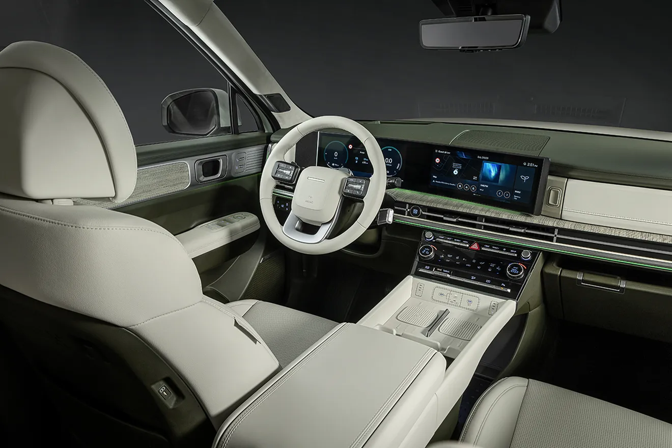 Hyundai Santa Fe 2024 - interior