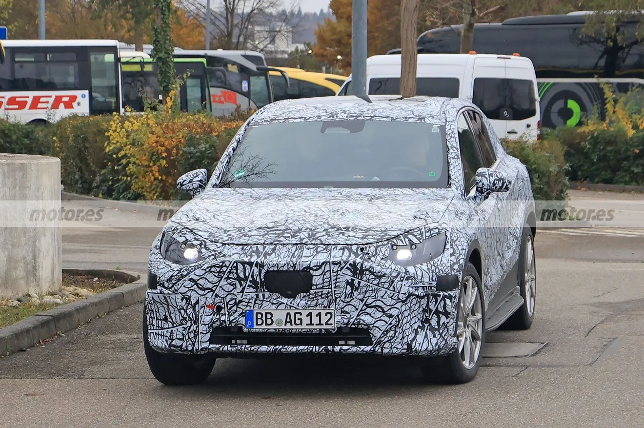 El nuevo Mercedes GLA reaparece en pruebas, el sucesor del EQA será el rey de los SUV compactos eléctricos con hasta 800 km de autonomía