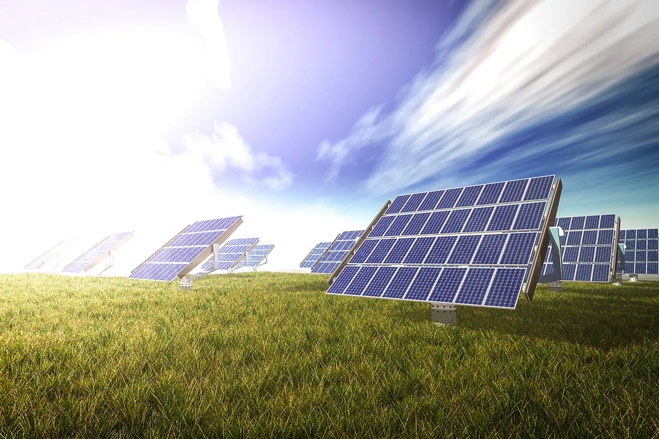 Paneles solares que giran con el movimiento del sol, ahora con una solución más barata, eficiente y revolucionaria
