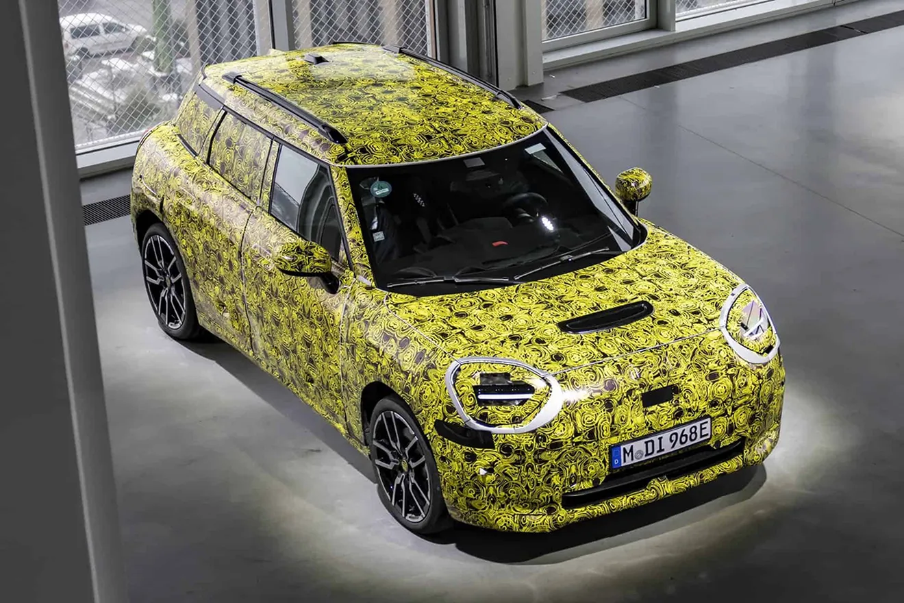 Filtradas las medidas y versiones del nuevo MINI Aceman, el crossover eléctrico llegará en 2025 como sucesor del Clubman con más de 400 km de autonomía y mucho más