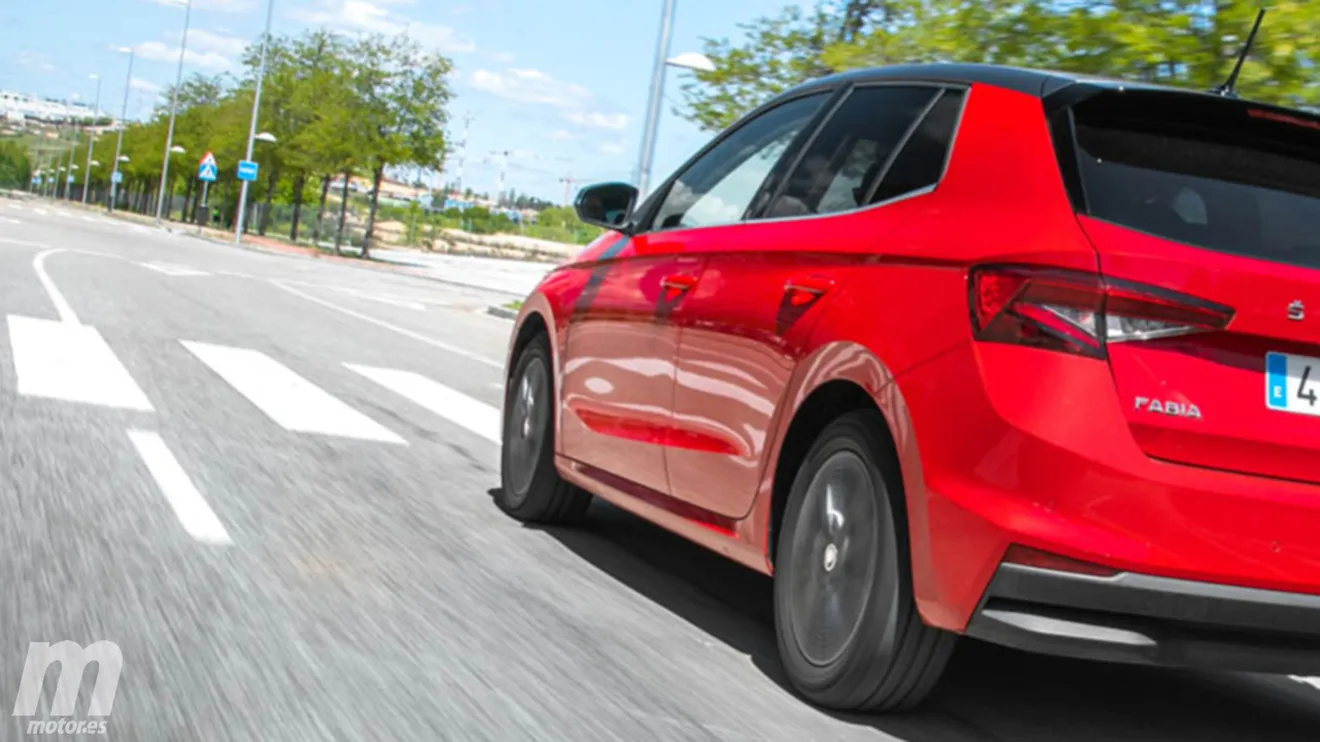 El coche más barato de Skoda está en oferta con 2.700 € de descuento y cambio automático, un duro rival para el Dacia Sandero