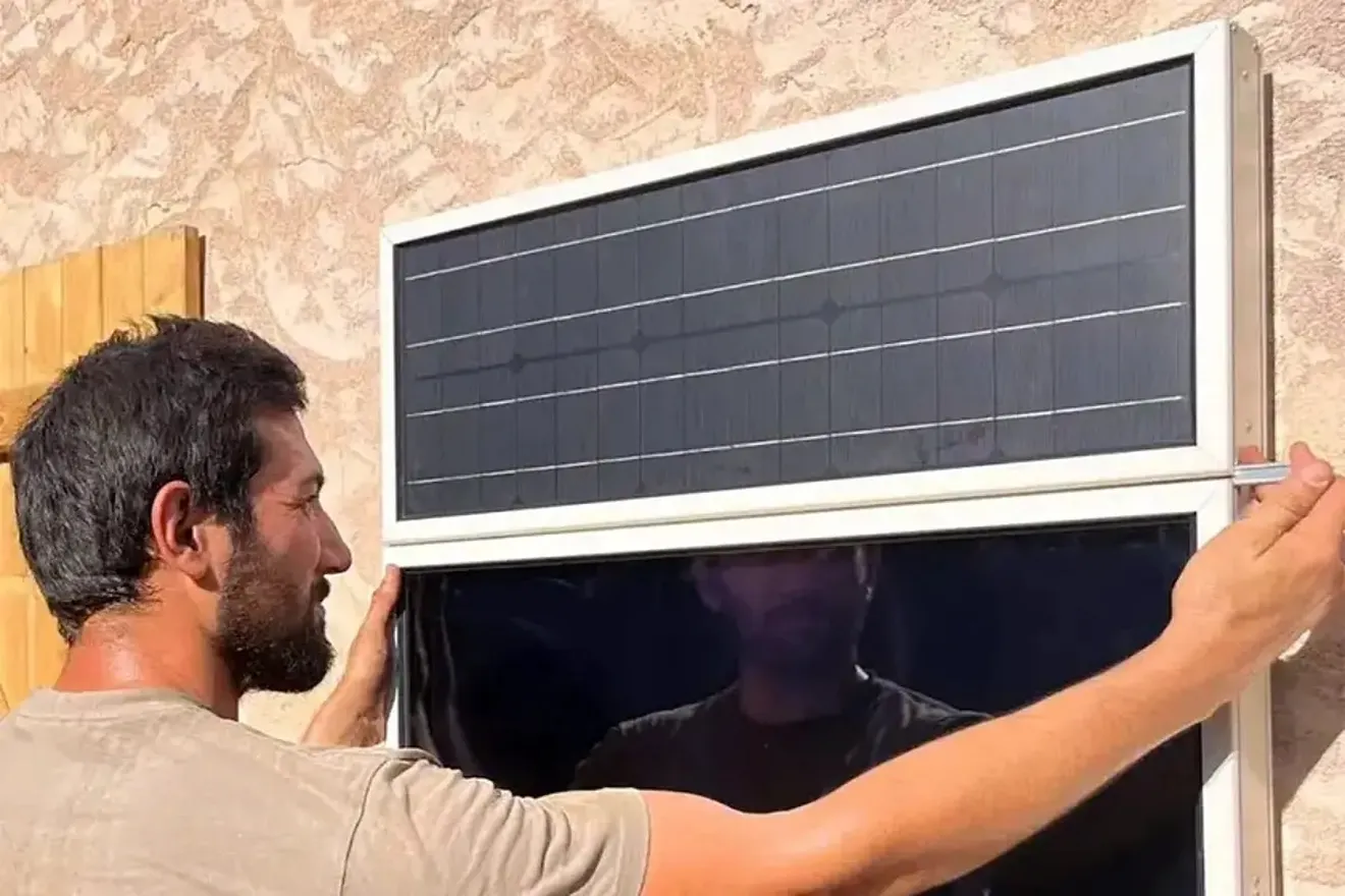 Con estos paneles solares autoinstalables ahorrarás mucho en calefacción y aire acondicionado, pero no del modo que crees