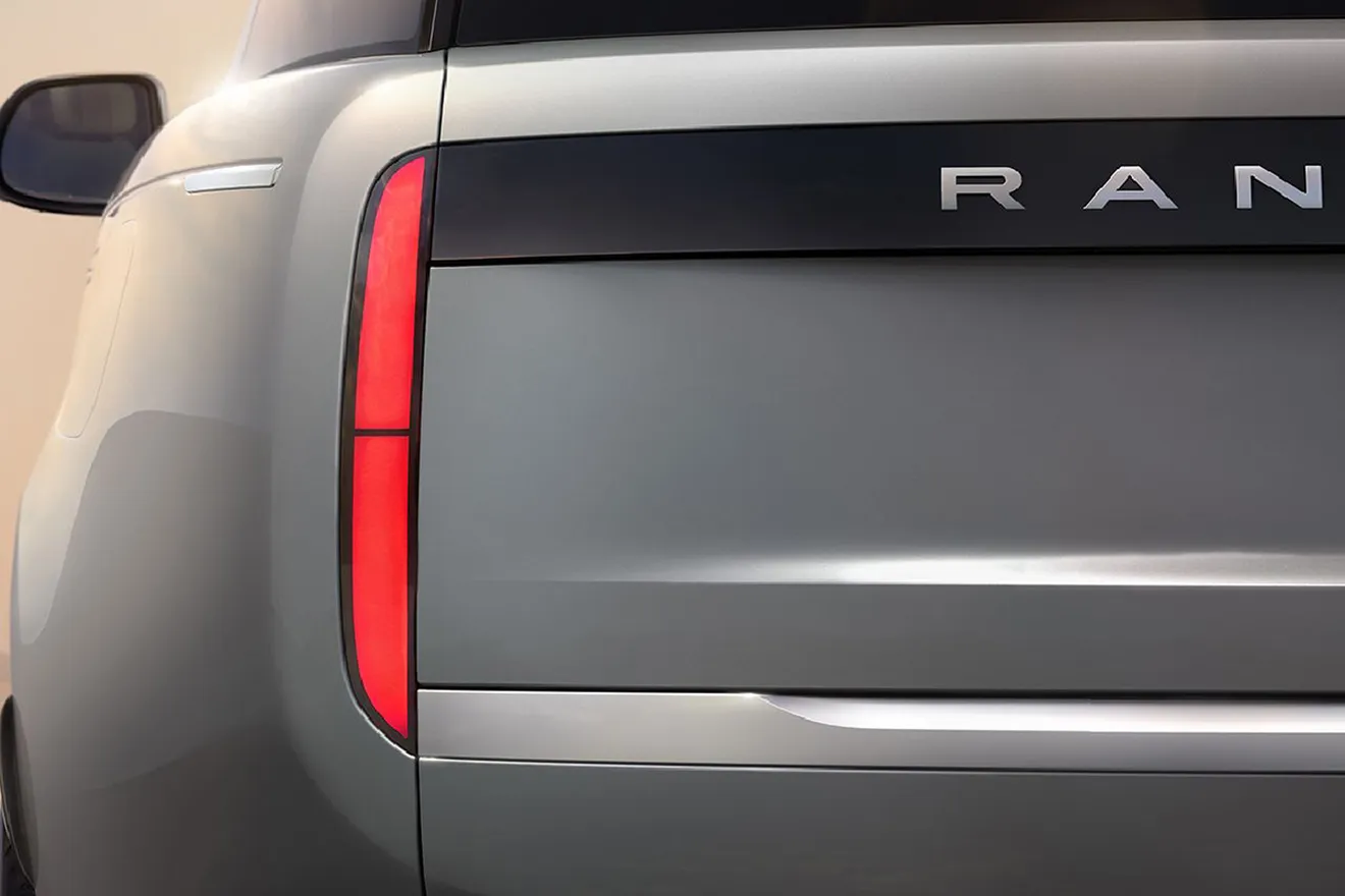 El primer Range Rover Eléctrico se acerca, el lujoso todoterreno británico llegará en 2024 con tanta potencia como sus versiones V8