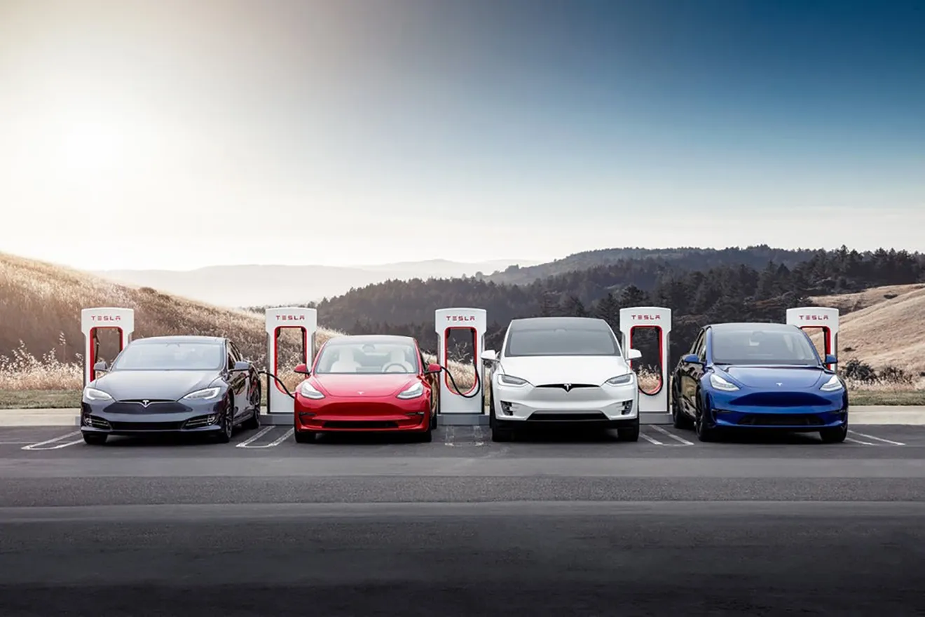Tesla se queda fuera de la flota de alquiler de coches eléctricos de Sixt, BYD asume el rol principal por las malas formas de Elon Musk