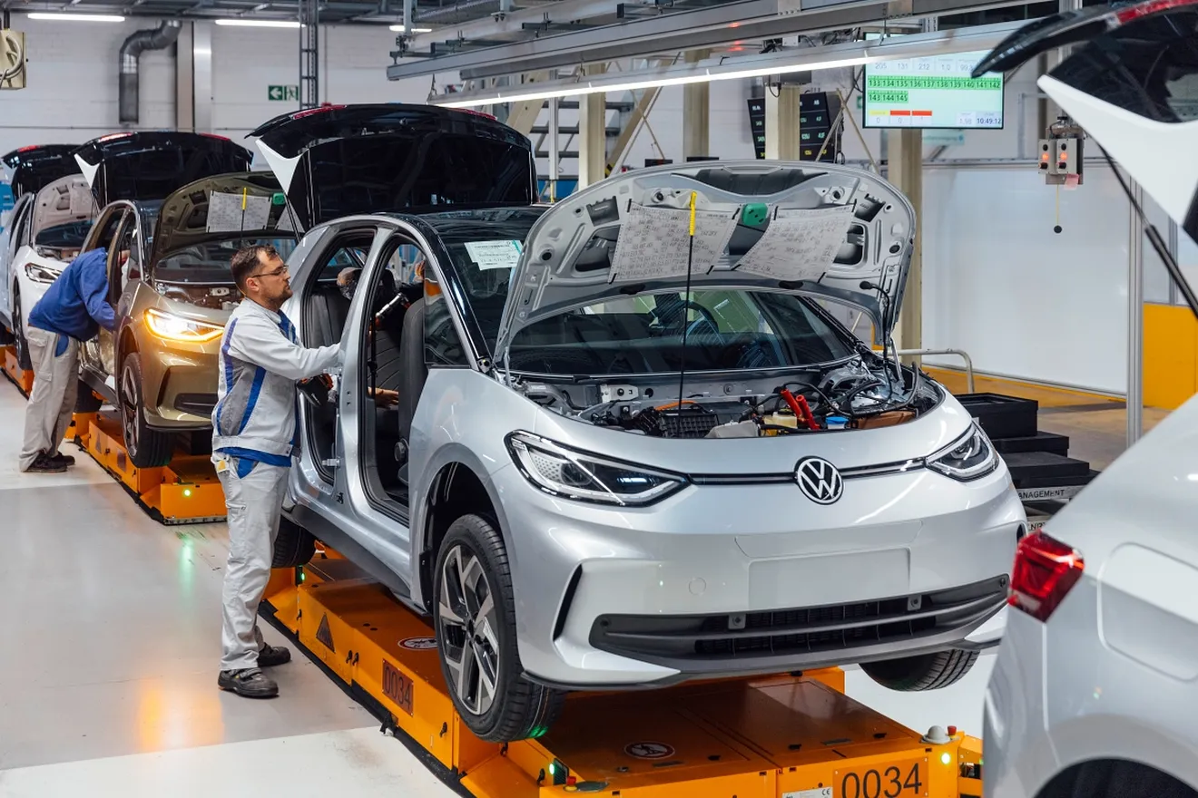 Volkswagen en apuros: los alemanes detienen la producción de dos de sus eléctricos ante la falta de pedidos