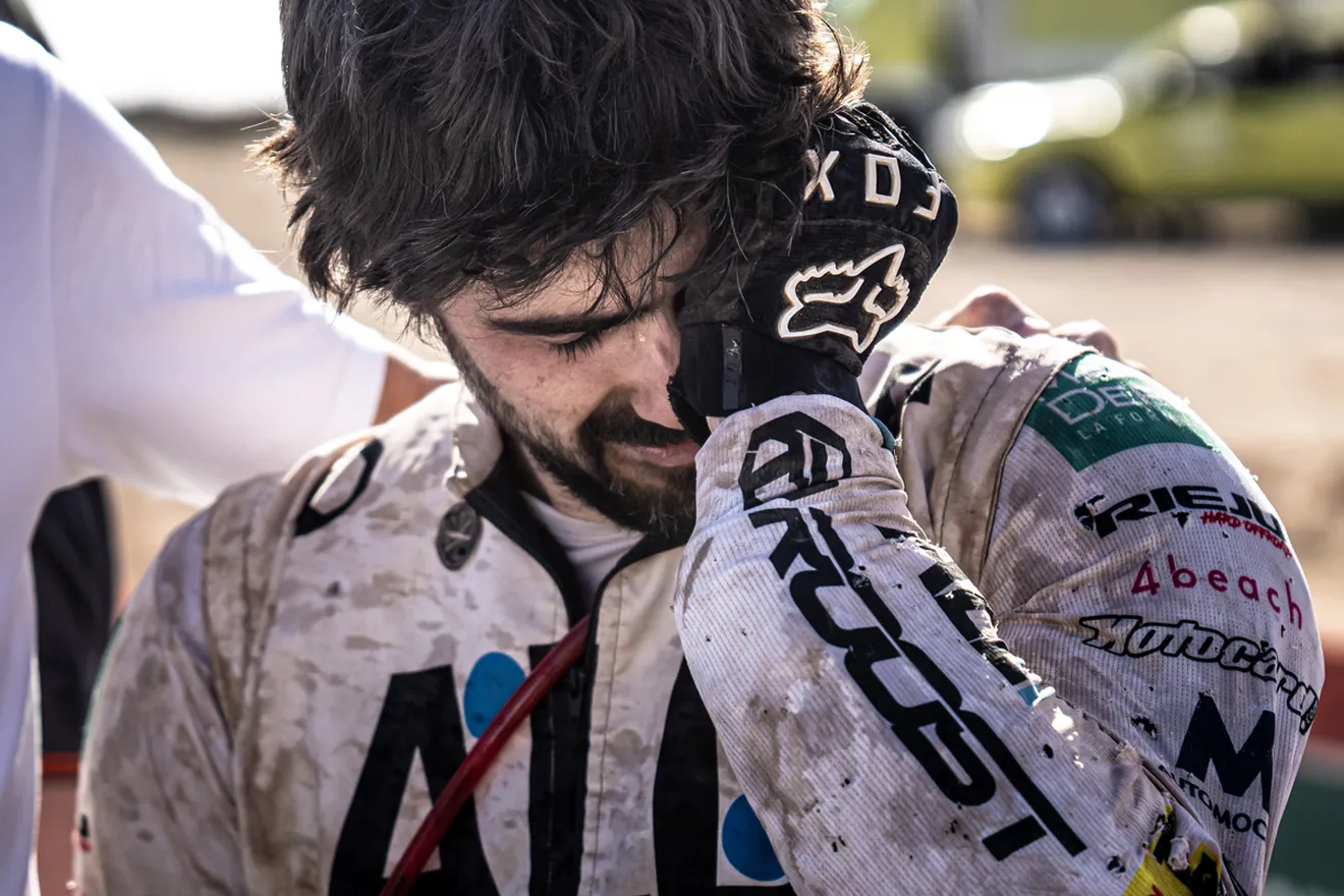 El épico y agónico final de Dakar del equipo All1 para cumplir el sueño de Álex Llibre