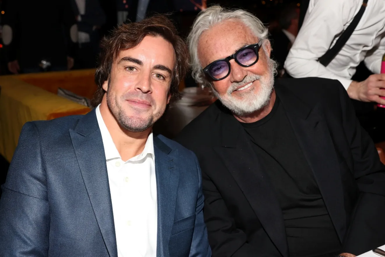 Fernando Alonso retrata a Flavio Briatore: «Es fácil ver quién está por interés y quién está de verdad y es sincero»