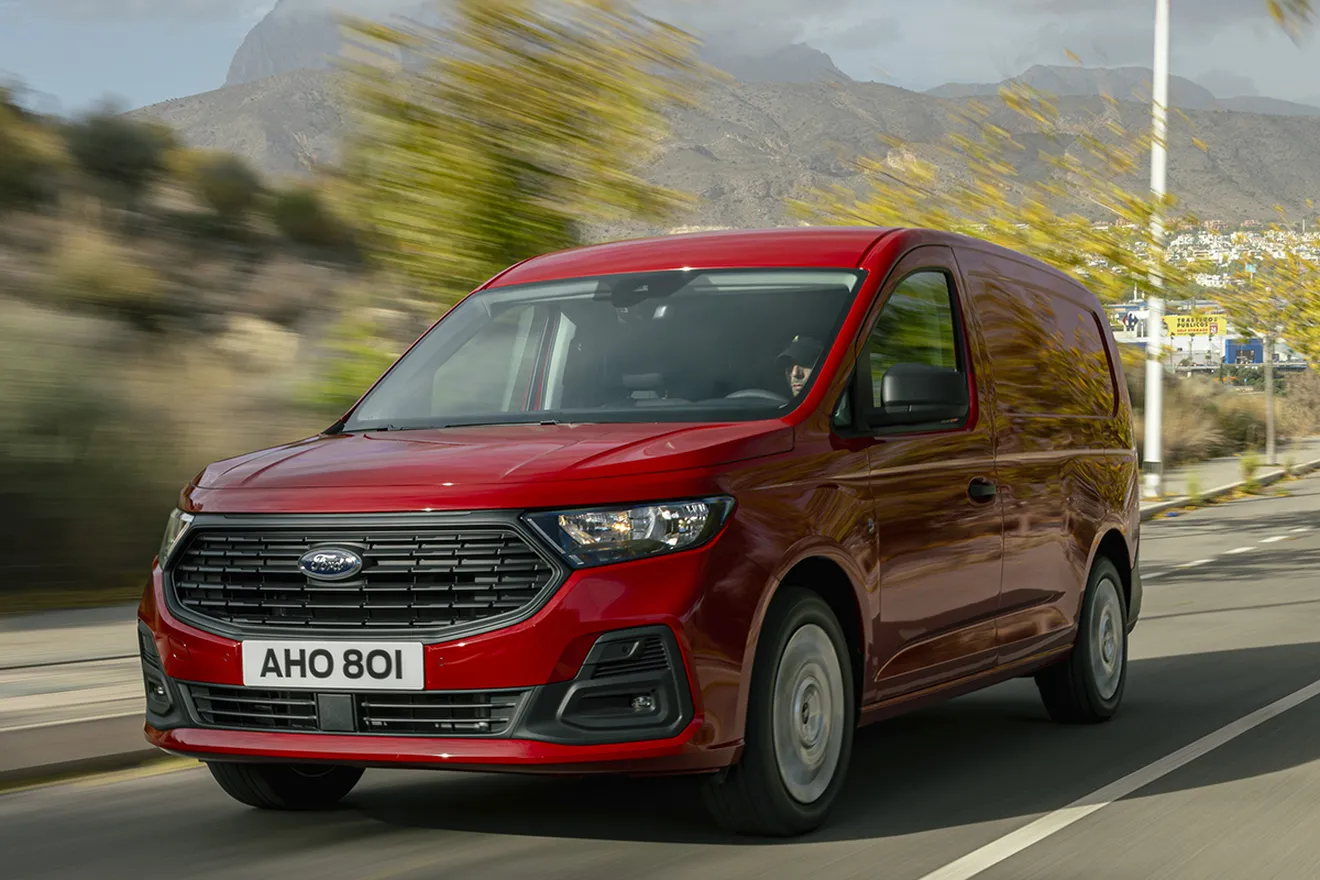 Ford Transit Connect 2024, la furgoneta diésel y PHEV a la conquista de los comerciales compactos con estilo y hasta tracción total