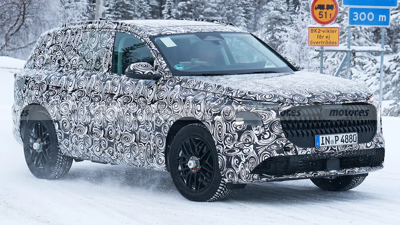 La tercera generación del Audi Q7 ya se pasea con su carrocería definitiva, el SUV alemán apostará por la tecnología híbrida0
