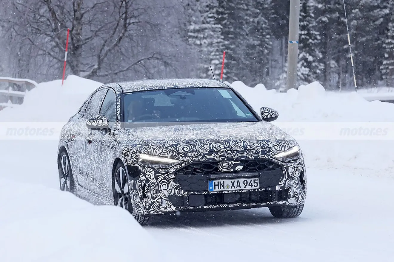 El nuevo Audi S5 Sportback llegará a mediados de 2025, antes encara las exigentes pruebas de invierno haciendo gala de su deportividad