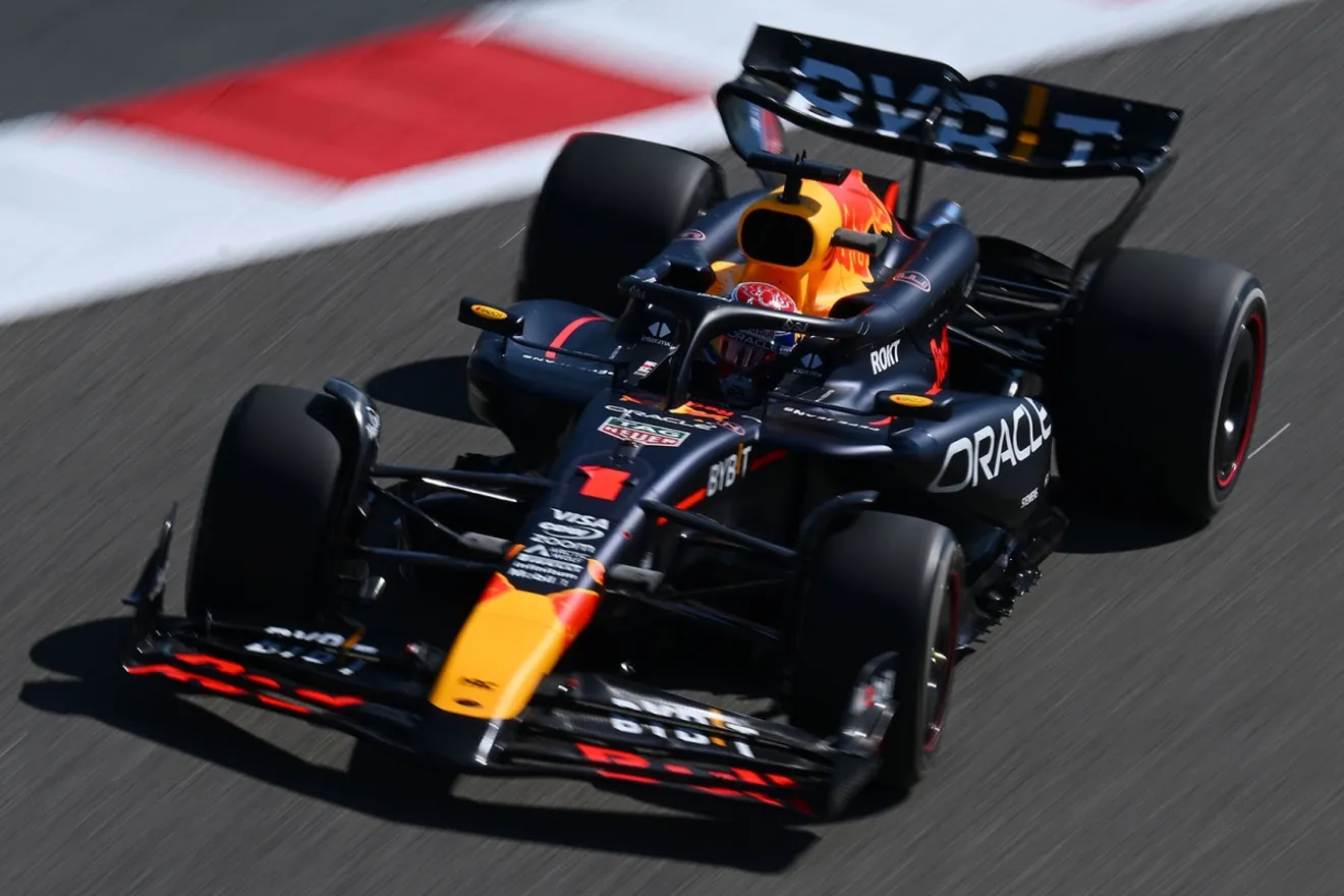 Max Verstappen vuela en el estreno de Baréin; Fernando Alonso y Carlos Sainz dejan buenas sensaciones