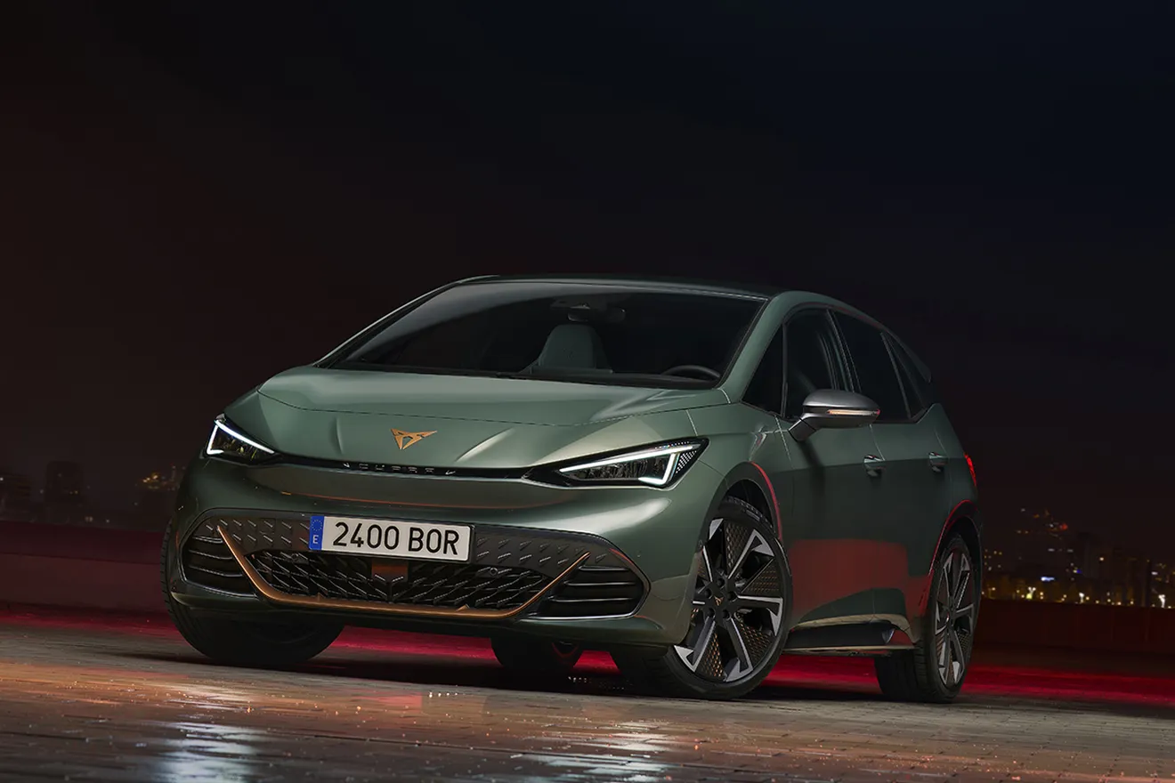 Desvelado el nuevo CUPRA Born VZ, una versión deportiva con 326 CV y un comportamiento dinámico más afinado