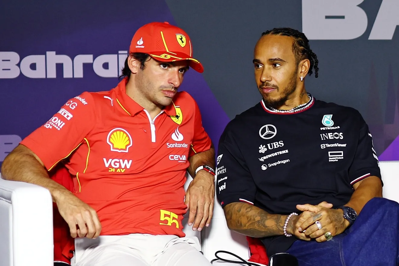 El fichaje de Hamilton por Ferrari no enturbiará su relación con Sainz: «Son cosas que pasan en este mundo, no cambiará nada»