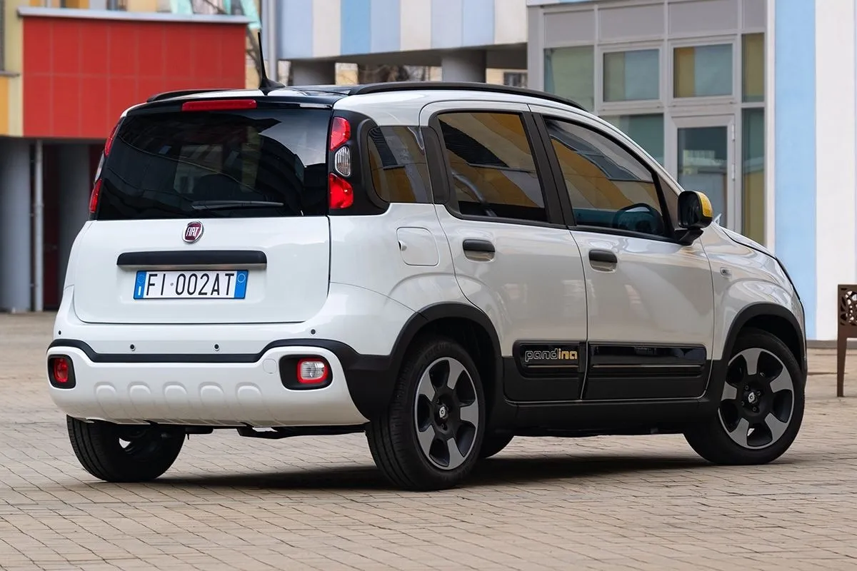 El legendario FIAT Panda se convierte en el Pandina, una edición especial del icónico italiano con más estilo y cargada de equipamiento4